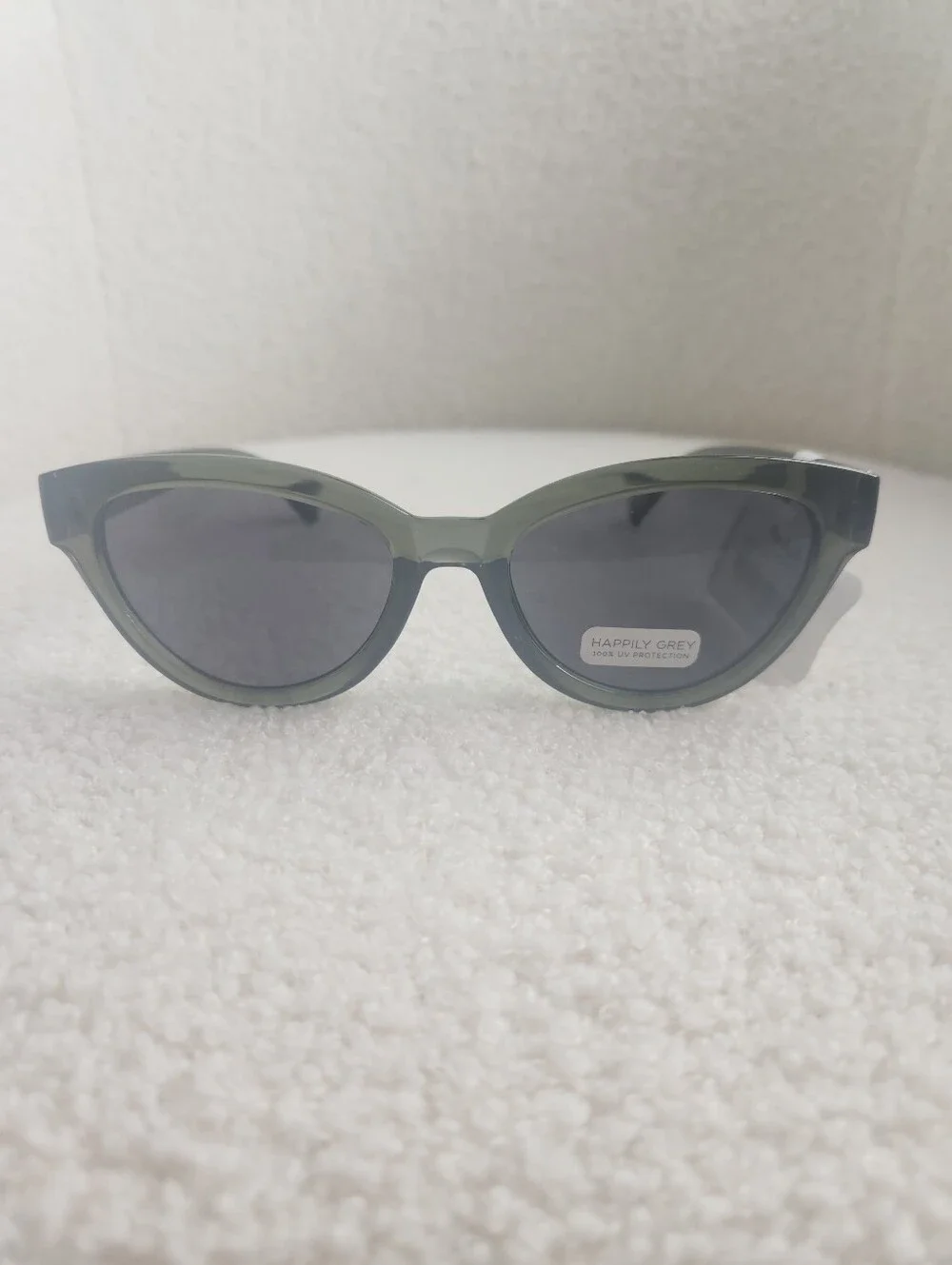 Happily Grey Women's Olive Green Translucent Cat-Eye Sunglasses